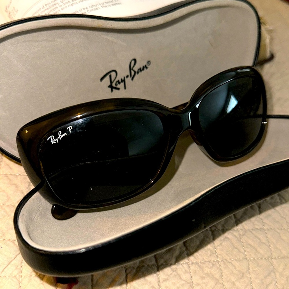 Like new Ray Ban sunglasses